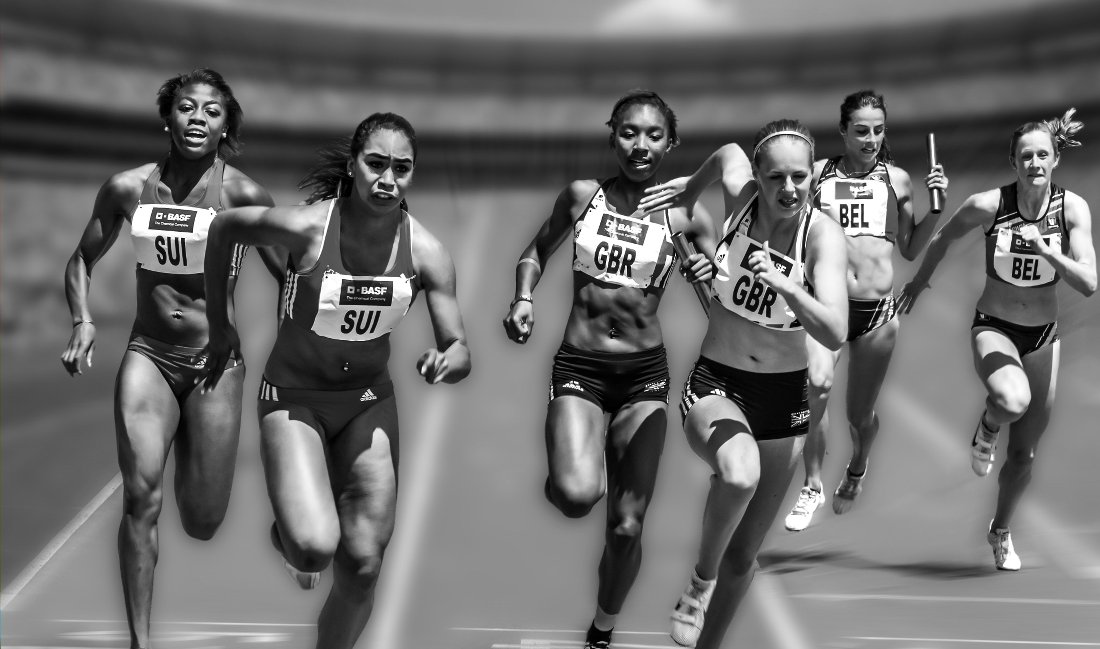Dames in een estafettesprint.
